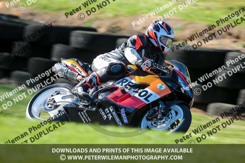 cadwell no limits trackday;cadwell park;cadwell park photographs;cadwell trackday photographs;enduro digital images;event digital images;eventdigitalimages;no limits trackdays;peter wileman photography;racing digital images;trackday digital images;trackday photos